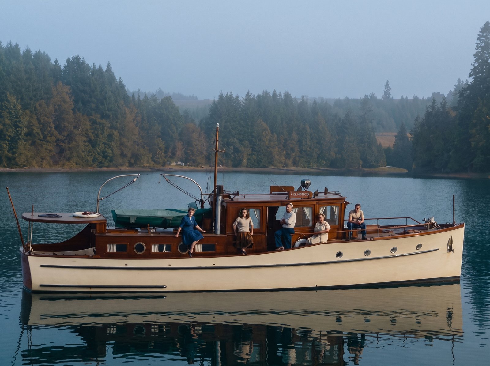 El Mistico riding at anchor with guests aboard, recolored